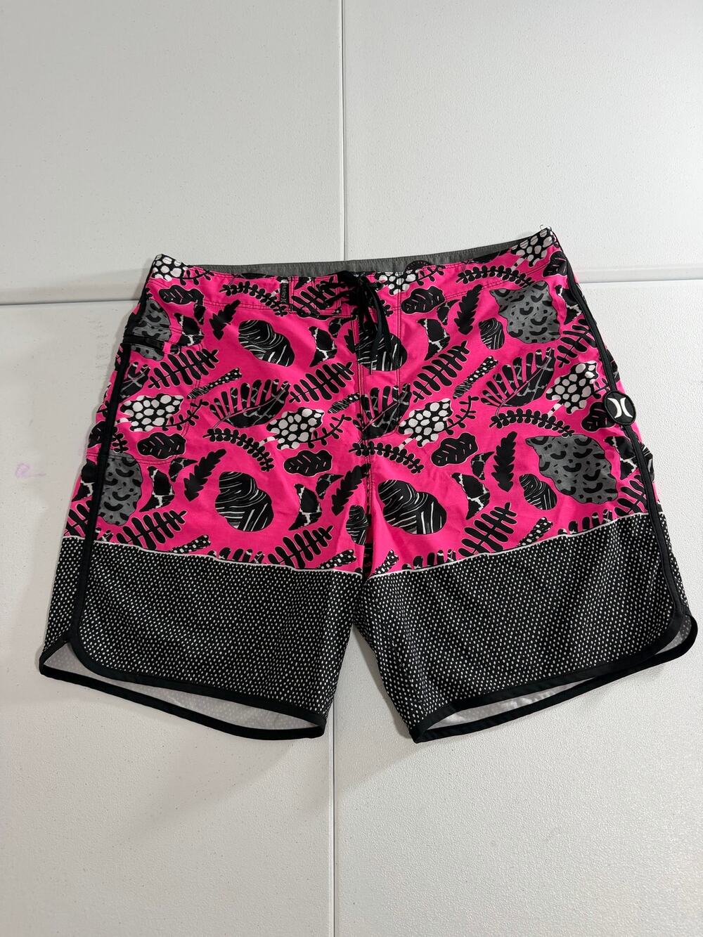 Hurley Board Shorts Mens 33 Pink Black Leaf Print Swim Trunks Surf Beach